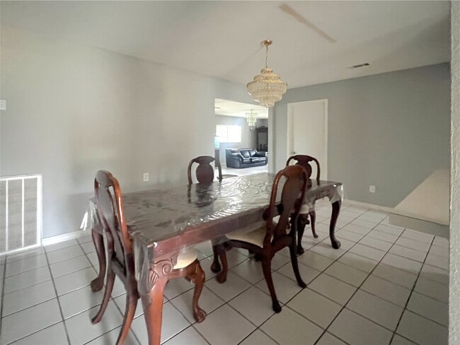 Building Photo - 13522 Hollypark Dr