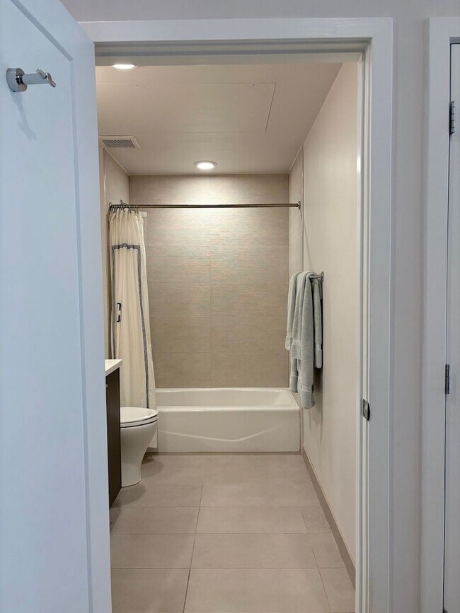 Building Photo - Southwest Water Front One Bedroom W/All Am...