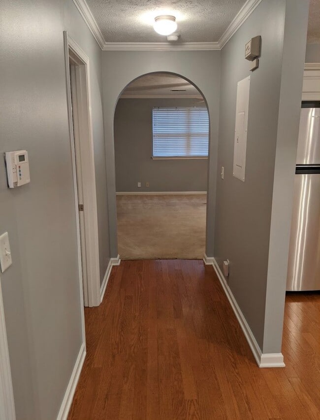 Building Photo - Donelson Townhome!