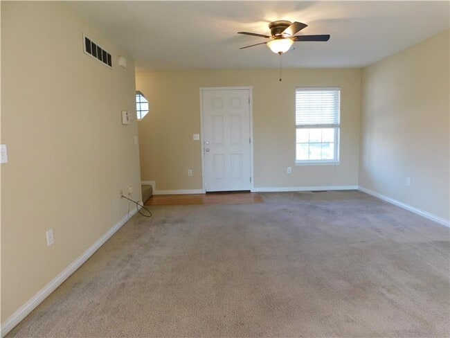 Building Photo - 6512 Oak Crest Dr