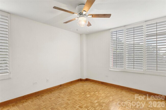 Building Photo - 1300 Queens Rd