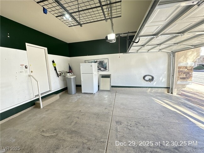 Building Photo - 1089 Elation Ln