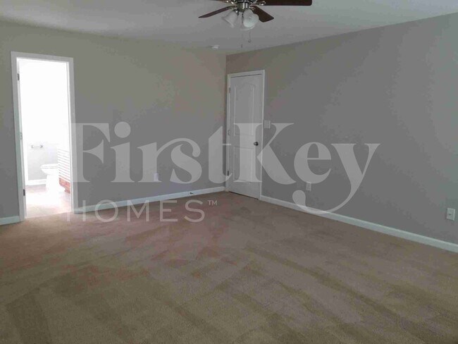 Building Photo - 901 Leatherstone Ln