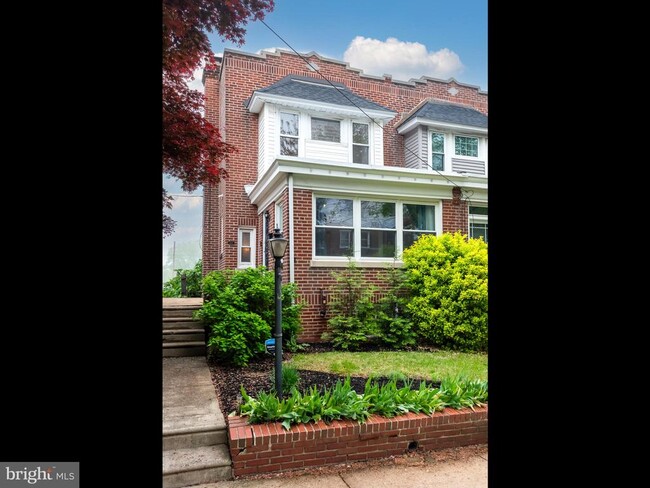 Building Photo - 207 N Penn St