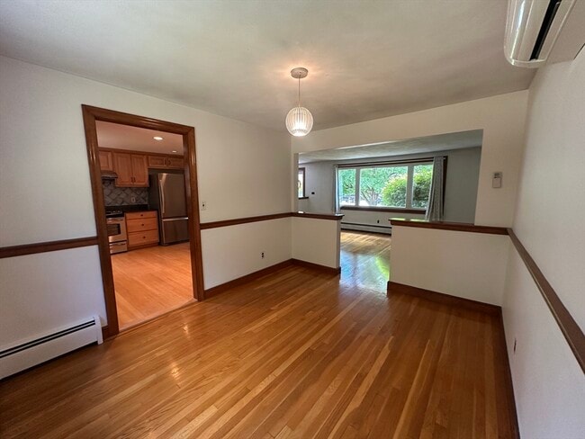 Building Photo - 10 Cedar Ridge Dr