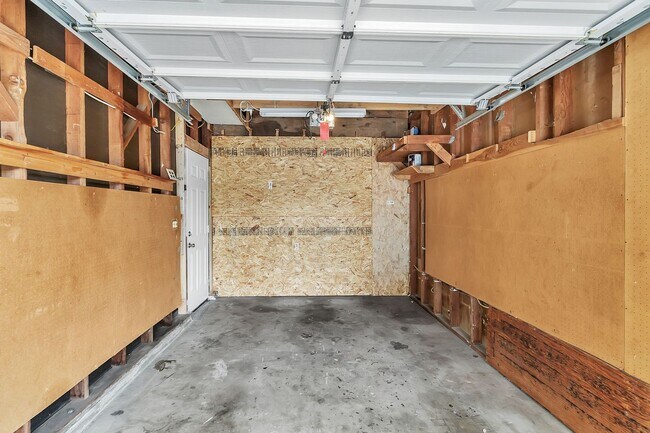 Building Photo - Great Updated Sunnyvale Home Near Tech Com...