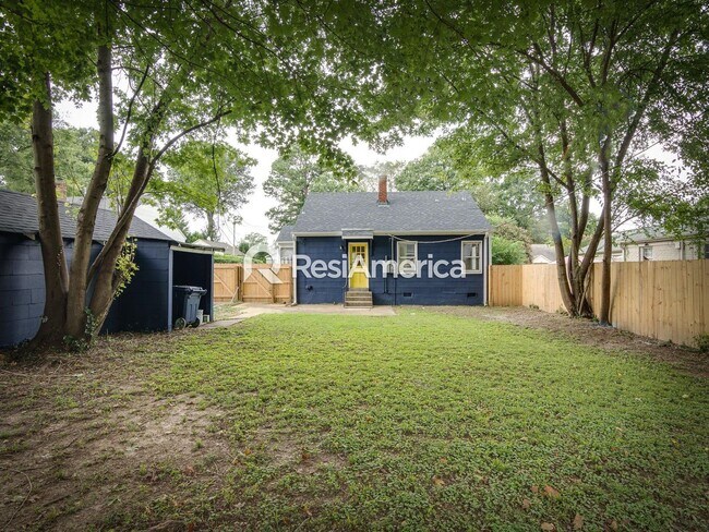 Building Photo - Beautiful 2BR/1B home in a peaceful neighb...