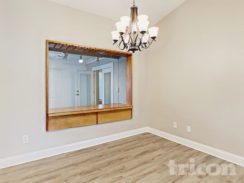 Building Photo - 2942 Mallorn Way