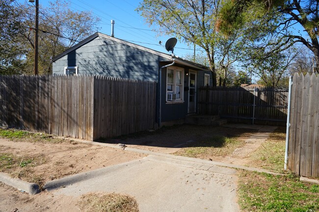 Primary Photo - 2601 40th St