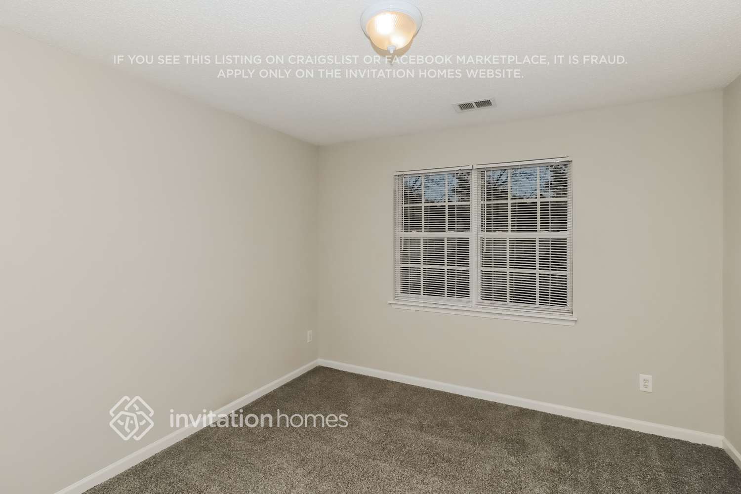Building Photo - 10571 English Setter Way