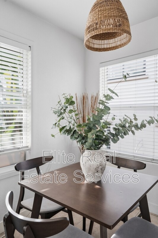 Building Photo - 2606 Juan St