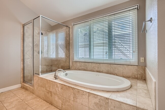 Building Photo - 247 S Garfield St