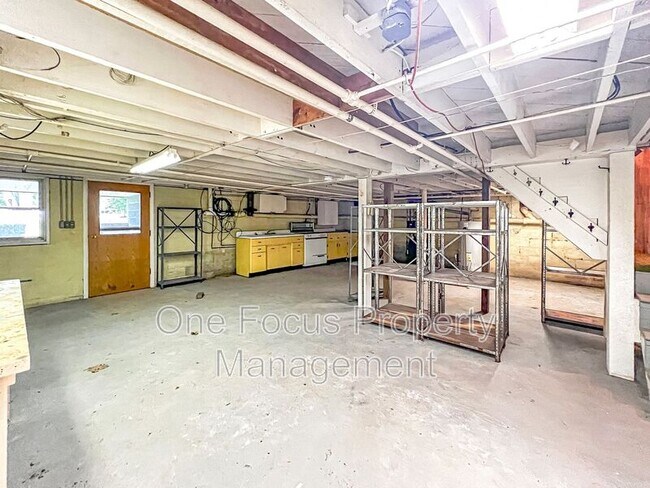 Building Photo - 25 N Glenbrook Ave
