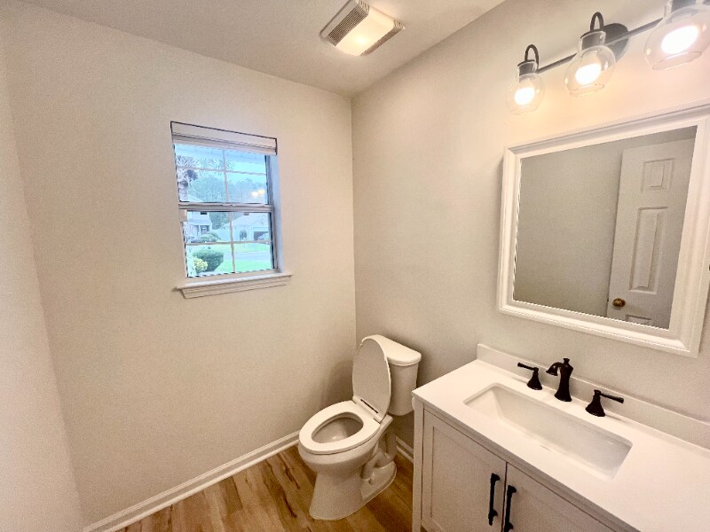 Building Photo - 473 Dandelion Ln