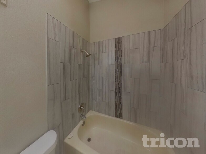 Building Photo - 6455 Montarbor Dr