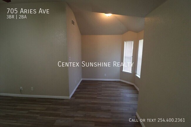 Building Photo - 705 Aries Ave