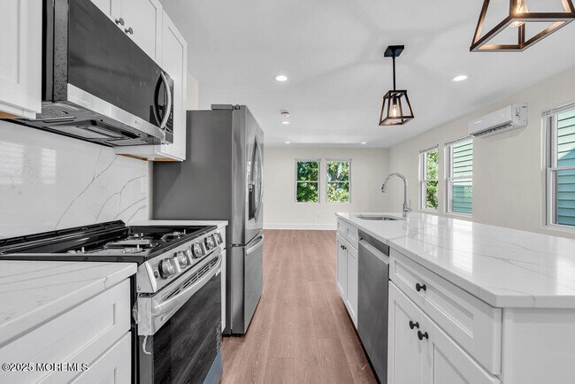Primary Photo - 700 1st Ave