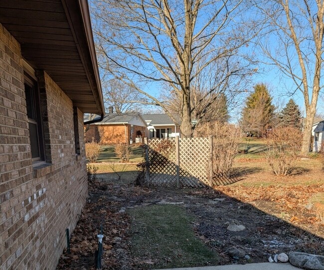 Building Photo - 112 Wright Dr