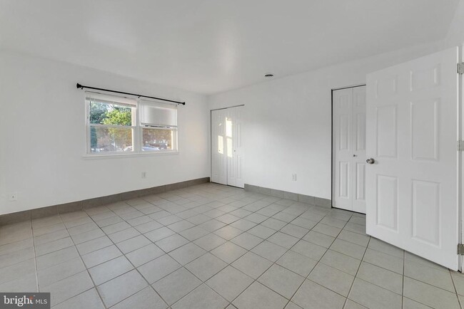 Building Photo - 1117 Kaye Ct