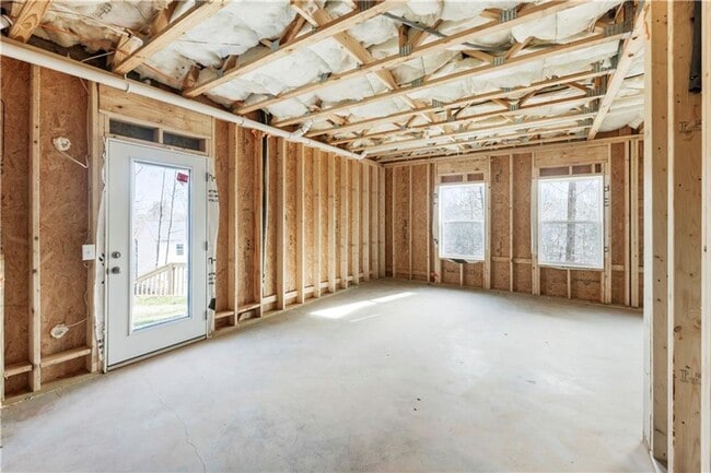 Building Photo - 3 bedroom/2.5 bath Like New in Forsyth Cou...