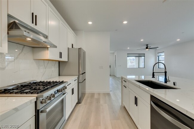 Building Photo - 11537 Cedar Shore Ave