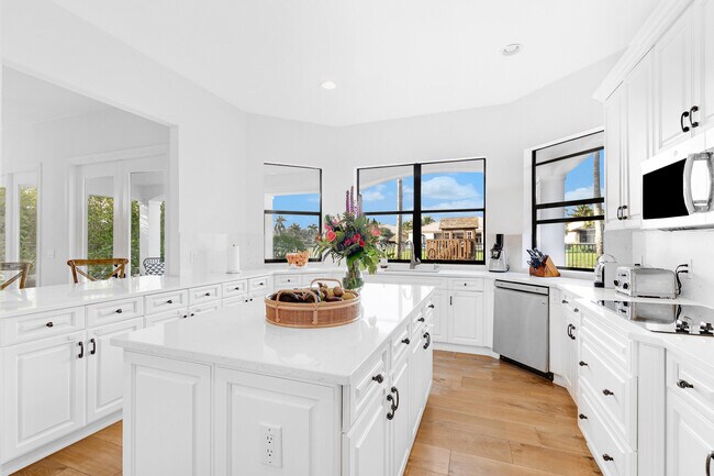 Building Photo - 11663 Sunrise View Ln