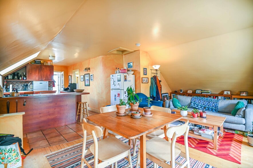 Living Room - 95 Beckett St