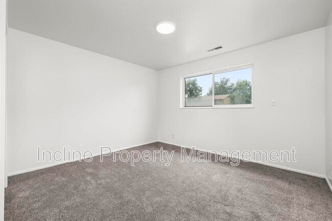 Building Photo - 1069 S 80 E