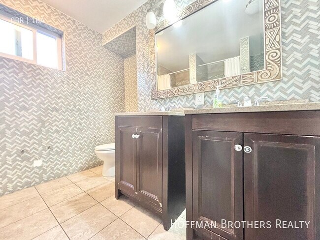 Building Photo - 2422 Venice Blvd.