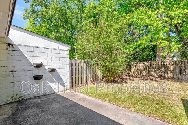 Building Photo - 4428 N Shirley Dr