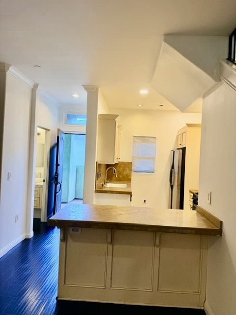 Building Photo - 917 N Sierra Bonita Ave