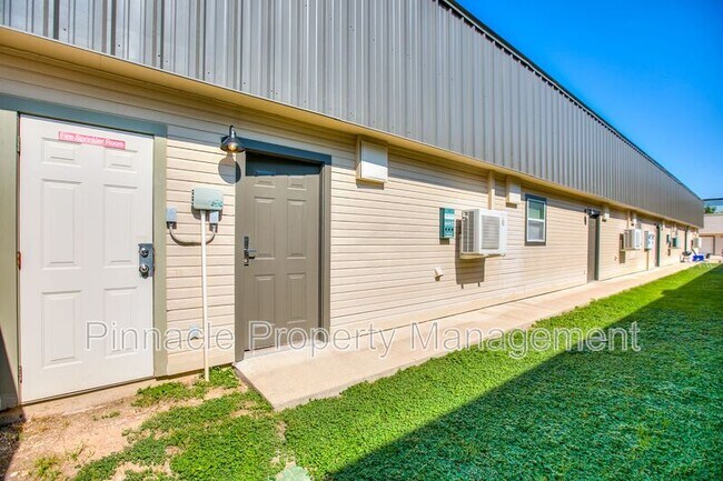 Building Photo - 350 W Ave L