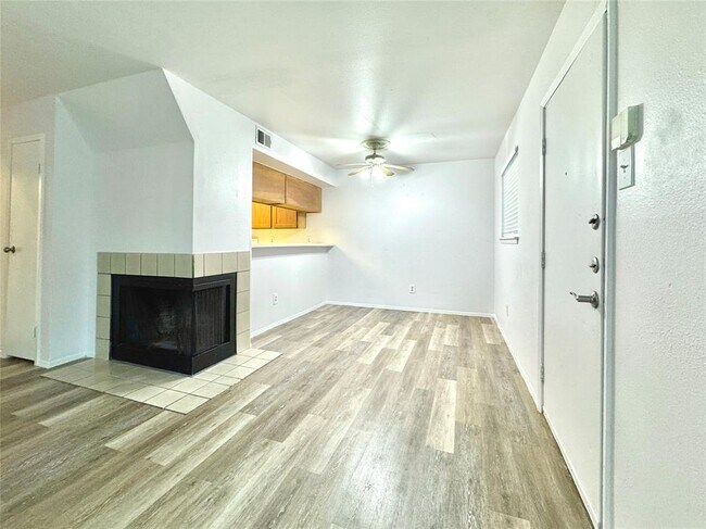 Building Photo - 8036 Sands Point Dr