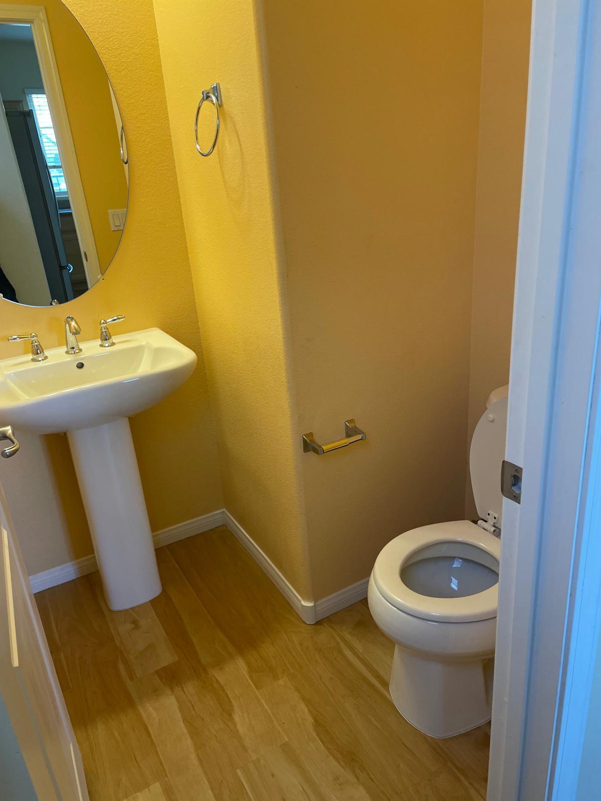 2nd floor bathroom between kitchen and living room - 11372 Colinward Ave