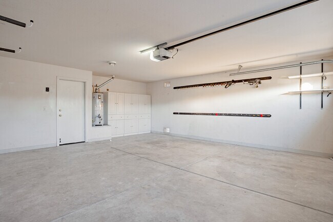 Building Photo - 6590 Tuzigoot Way