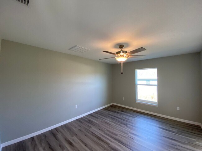 Building Photo - Great SE Ocala Home 3/2/2 **Won't Last**