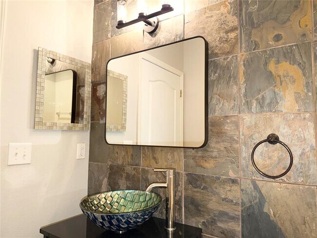 Building Photo - 804 Coade Stone Dr