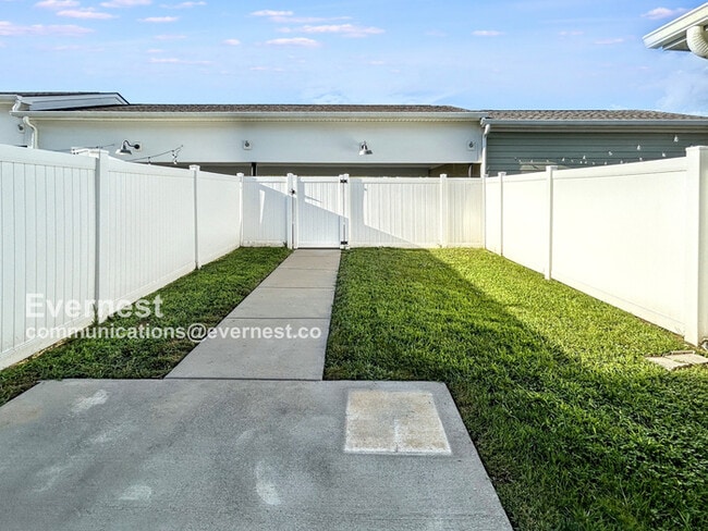 Building Photo - 821 Goswell Dr