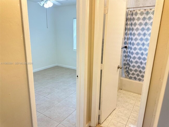 Building Photo - 956 NE 80th St