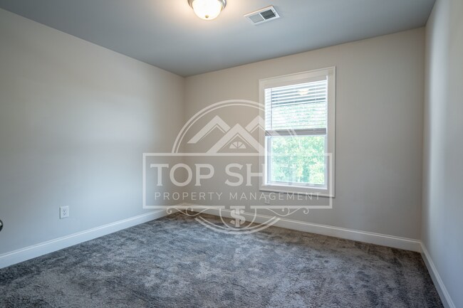 Building Photo - 312 Lincoln St