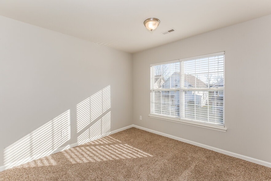 Building Photo - 2619 Rozzelles Landing Dr