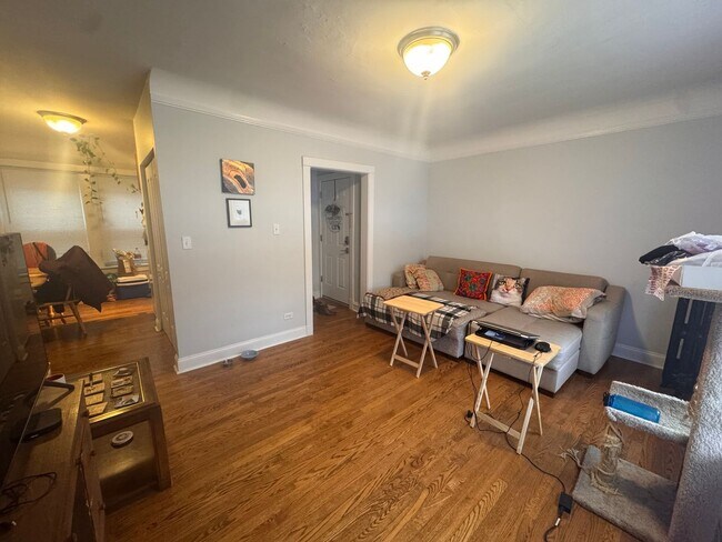 Building Photo - Nice 1 Bed in Quaint Roger's Glenwood District