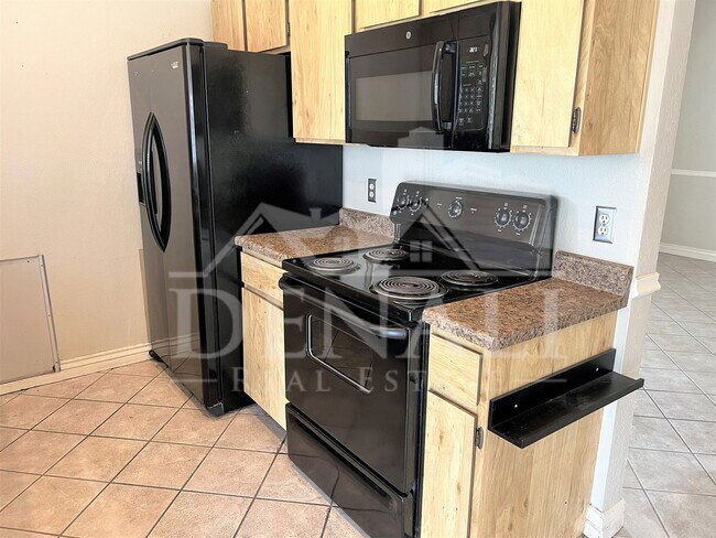 Building Photo - 3029 W Tonopah Dr