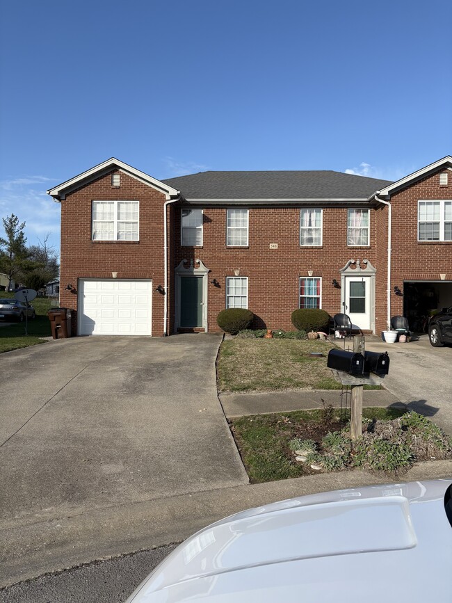 Building Photo - 548 Reynolds Dr