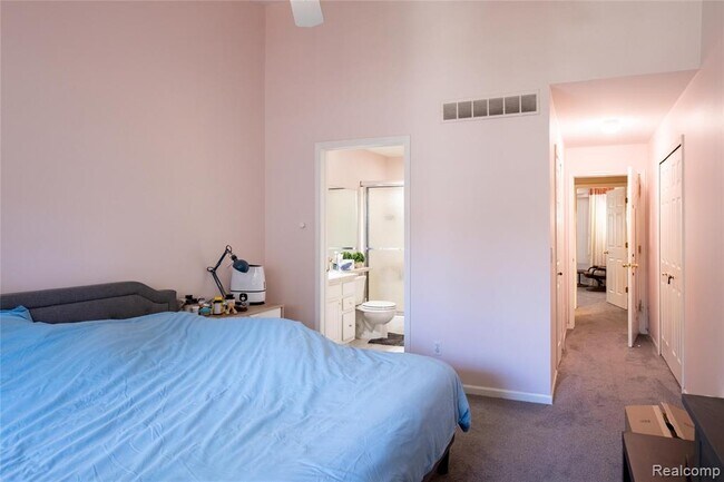 Building Photo - 41063 Millbrook Dr