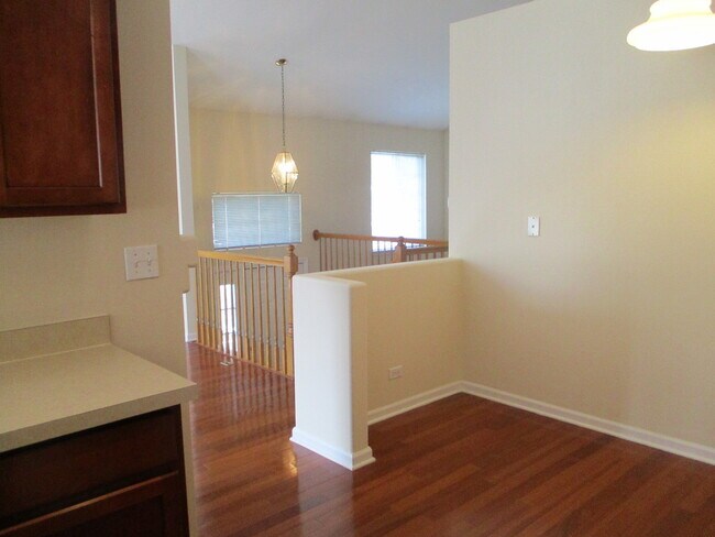 Building Photo - 656 S Rosehall Ln
