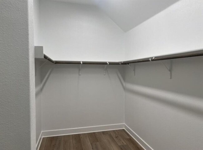 Building Photo - 653 Wolf Rdg Rd
