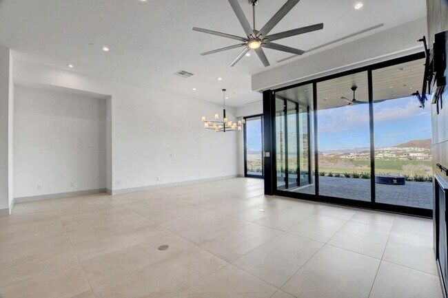 Building Photo - MacDonald Highlands Beauty With Awesome Views