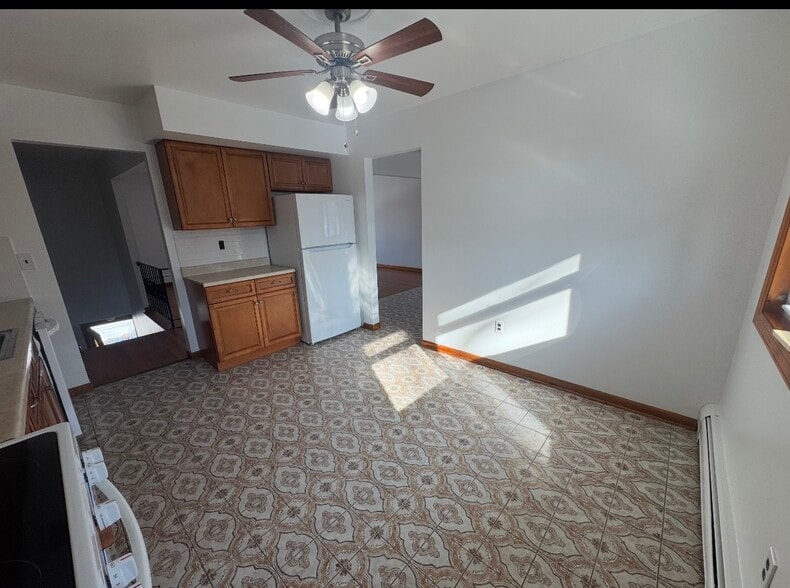 Building Photo - 208 6th St