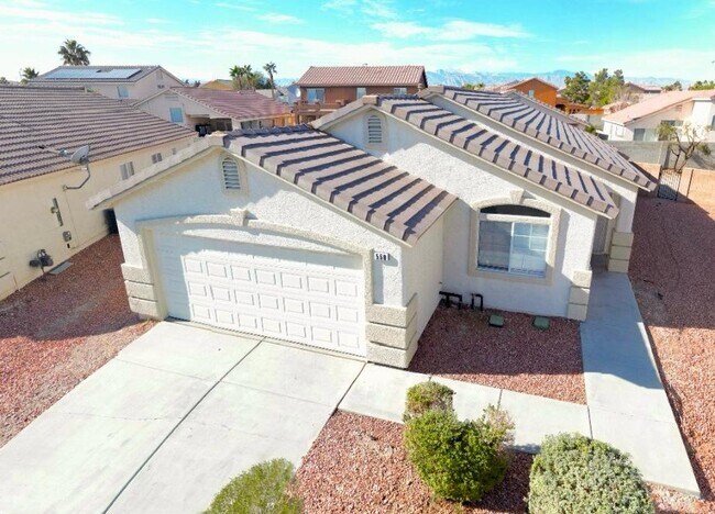 Primary Photo - 550 Sparrow Gull Ct